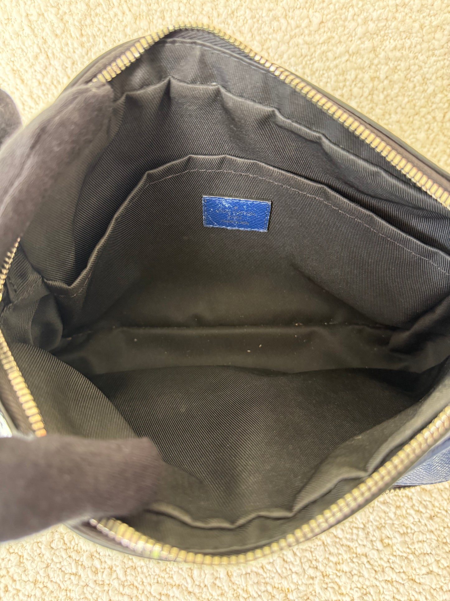 Louis Vuitton Monogram Pacific Blue Taiga Outdoor Messenger