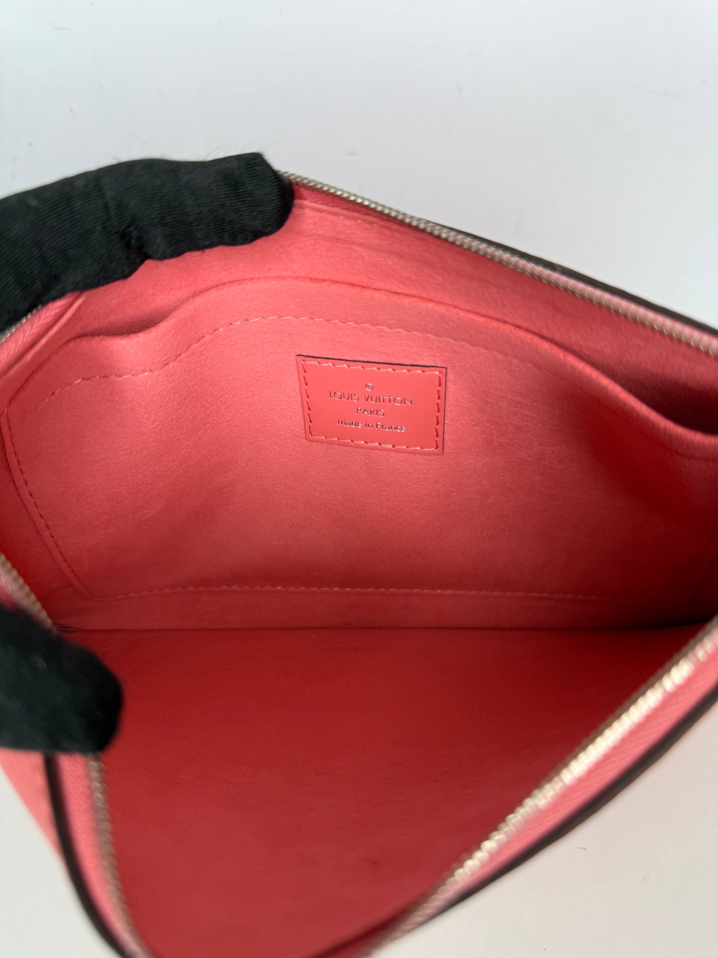Louis Vuitton Neverfull MM Coral Epi Leather