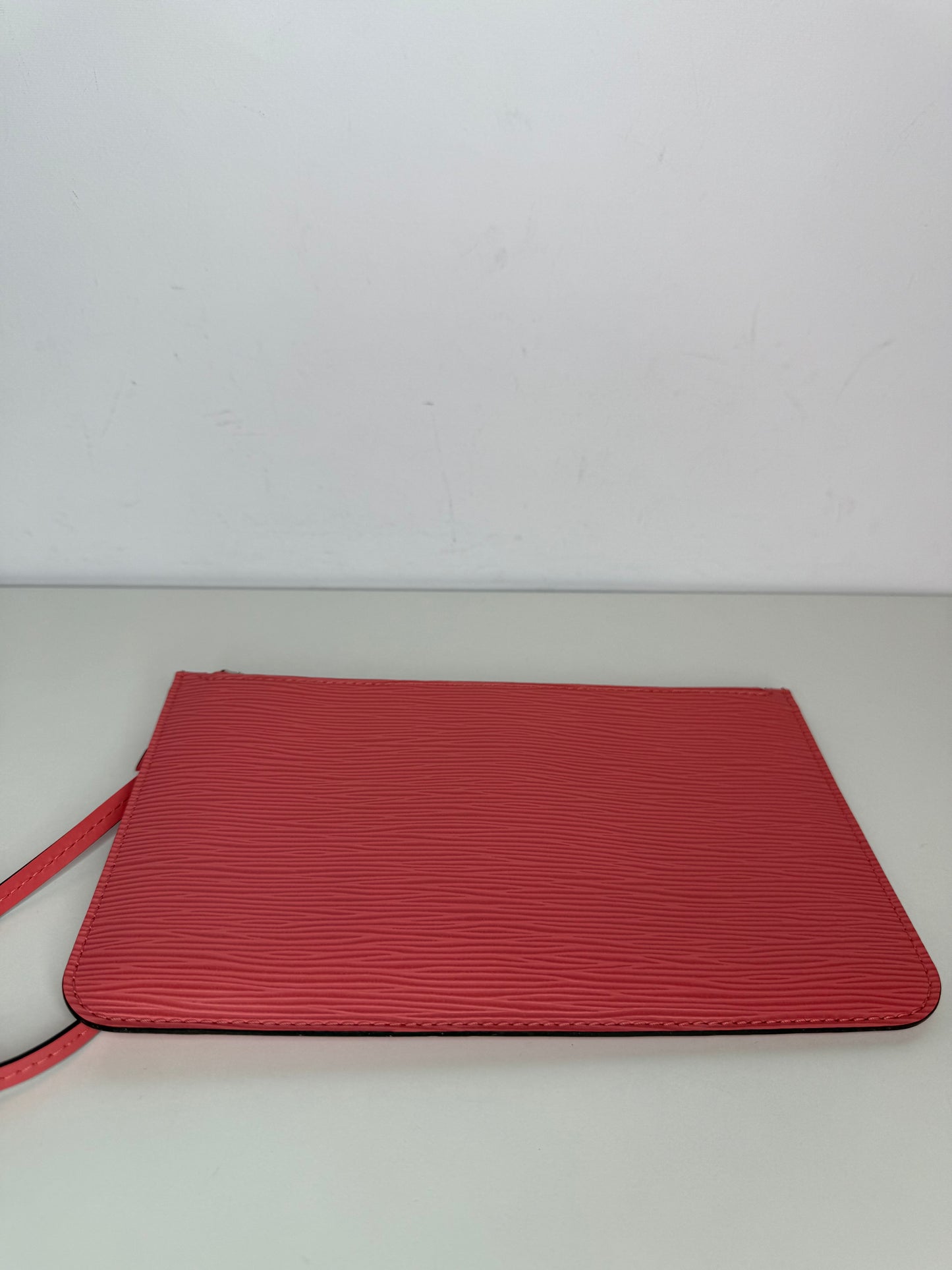 Louis Vuitton Neverfull MM Coral Epi Leather
