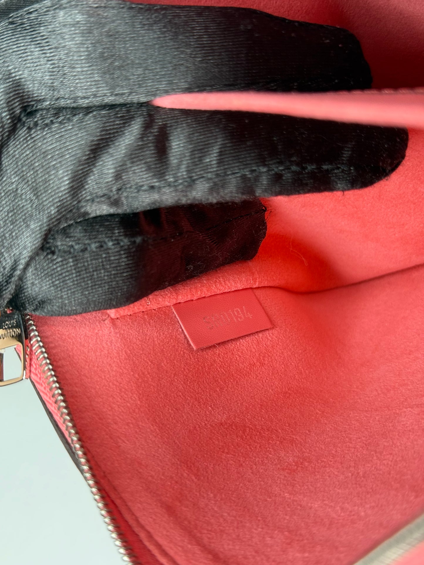 Louis Vuitton Neverfull MM Coral Epi Leather