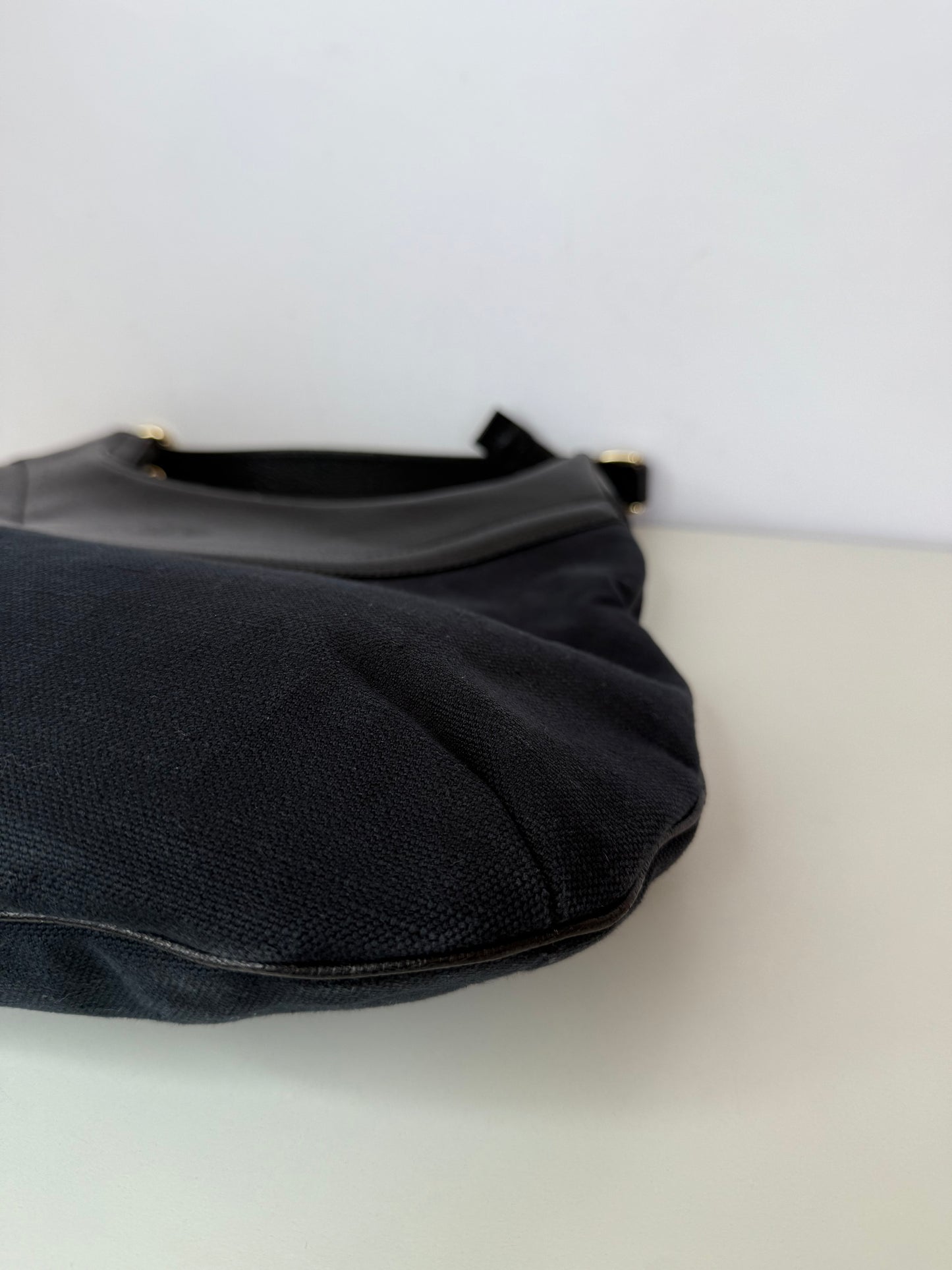 Gucci Hysteria Crest Hobo Bag Black
