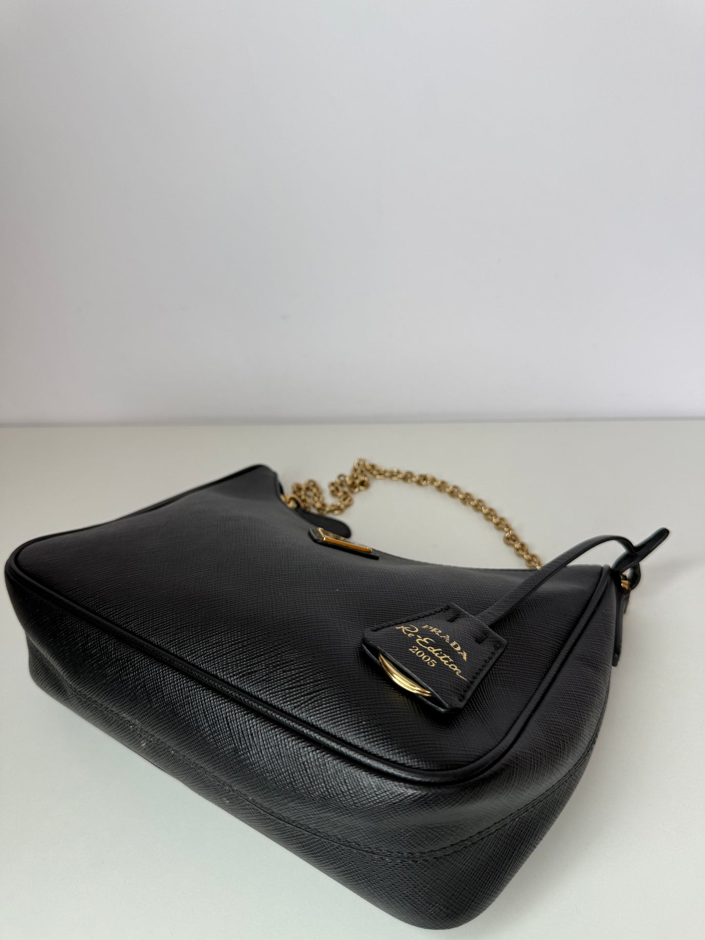 Prada Re-Edition 2005 Black Saffiano Leather Multipochette