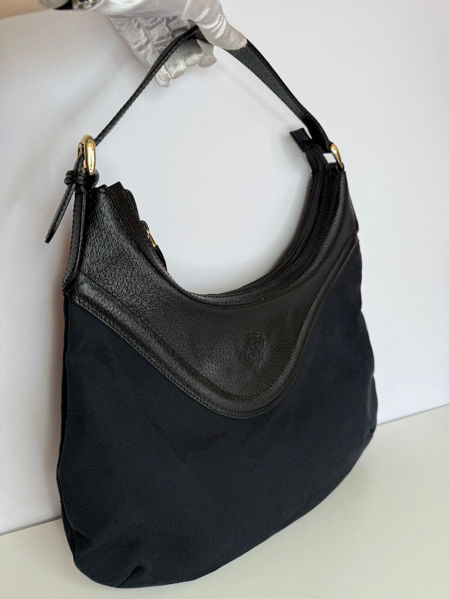 Gucci Hysteria Crest Hobo Bag Black