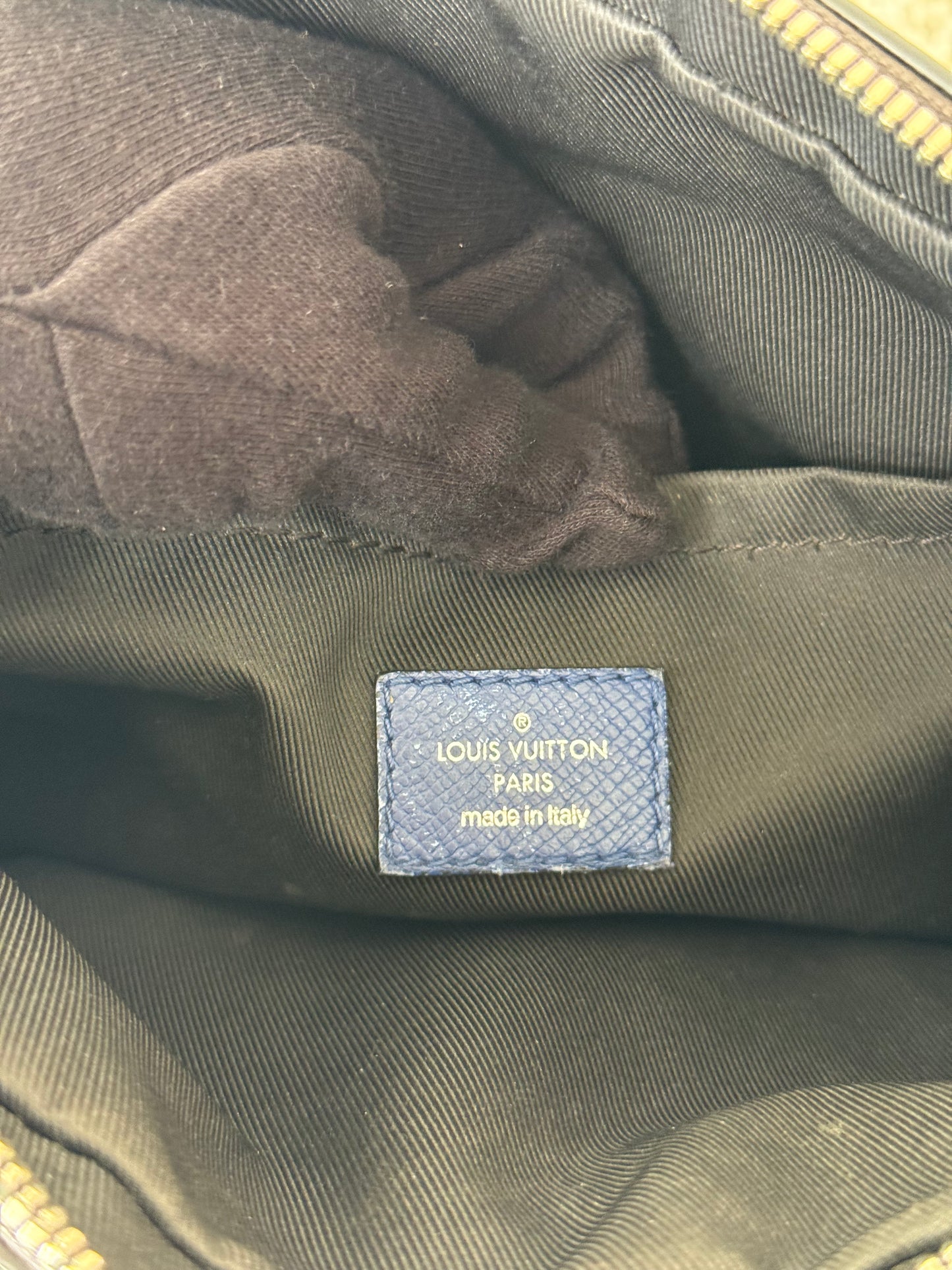 Louis Vuitton Monogram Pacific Blue Taiga Outdoor Messenger