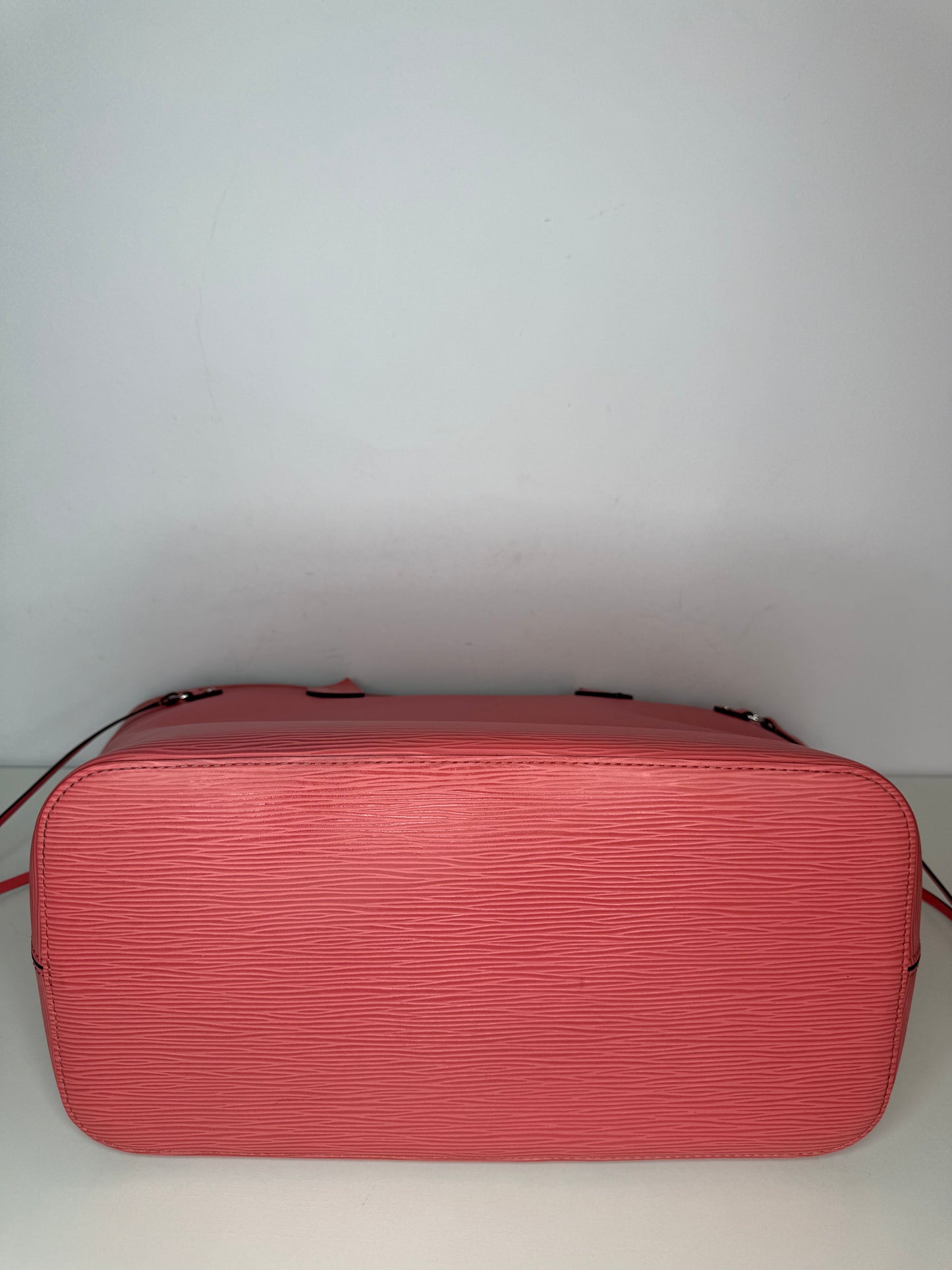 Louis Vuitton Neverfull MM Coral Epi Leather