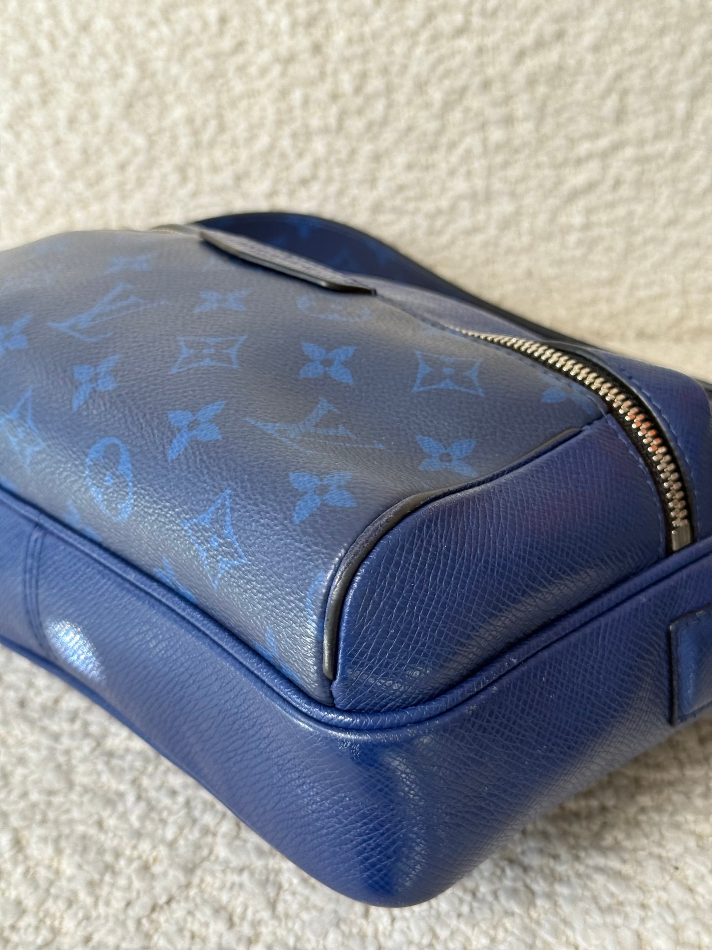 Louis Vuitton Monogram Pacific Blue Taiga Outdoor Messenger