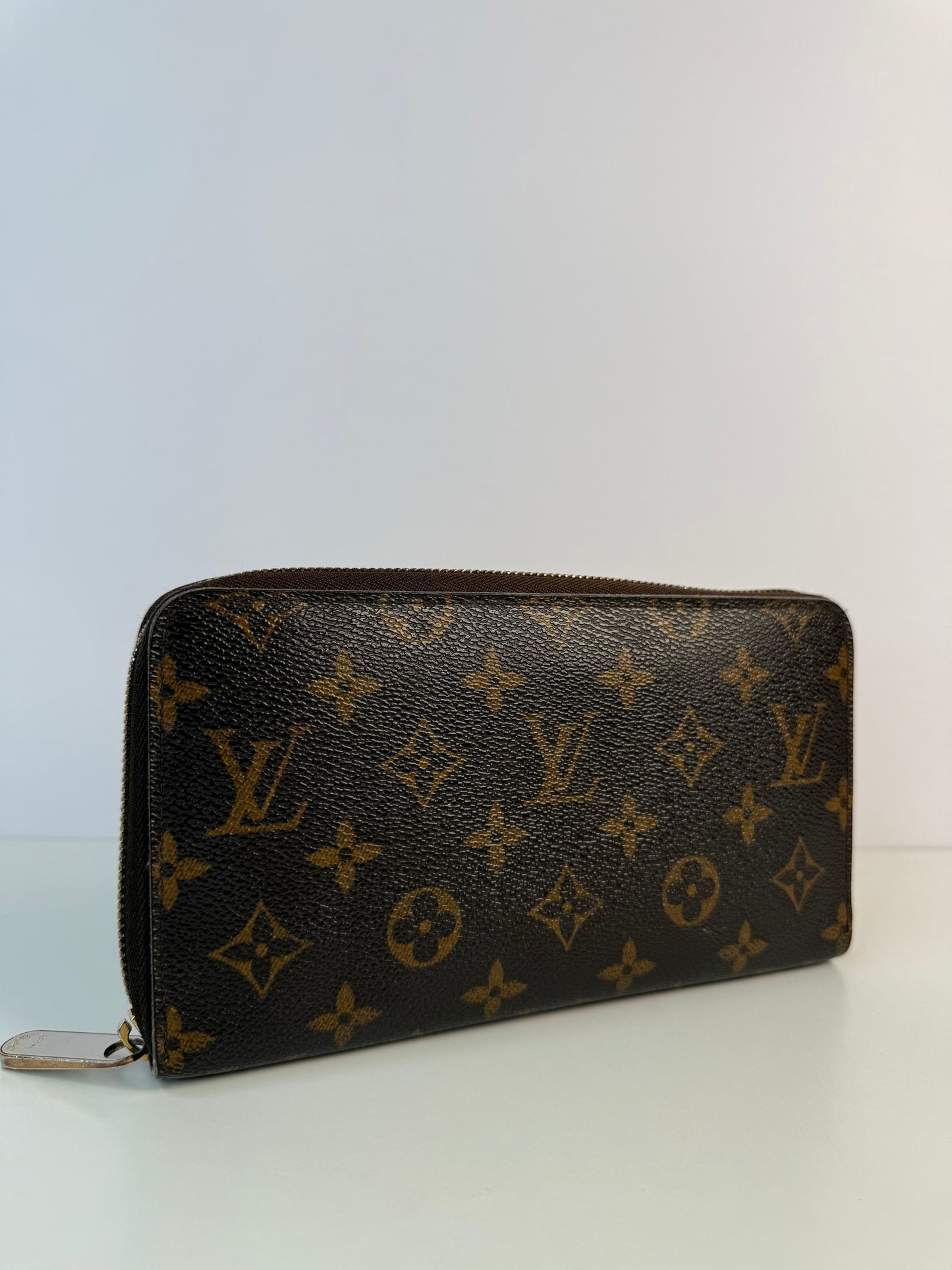 Louis Vuitton Monogram Canvas Zippy Wallet