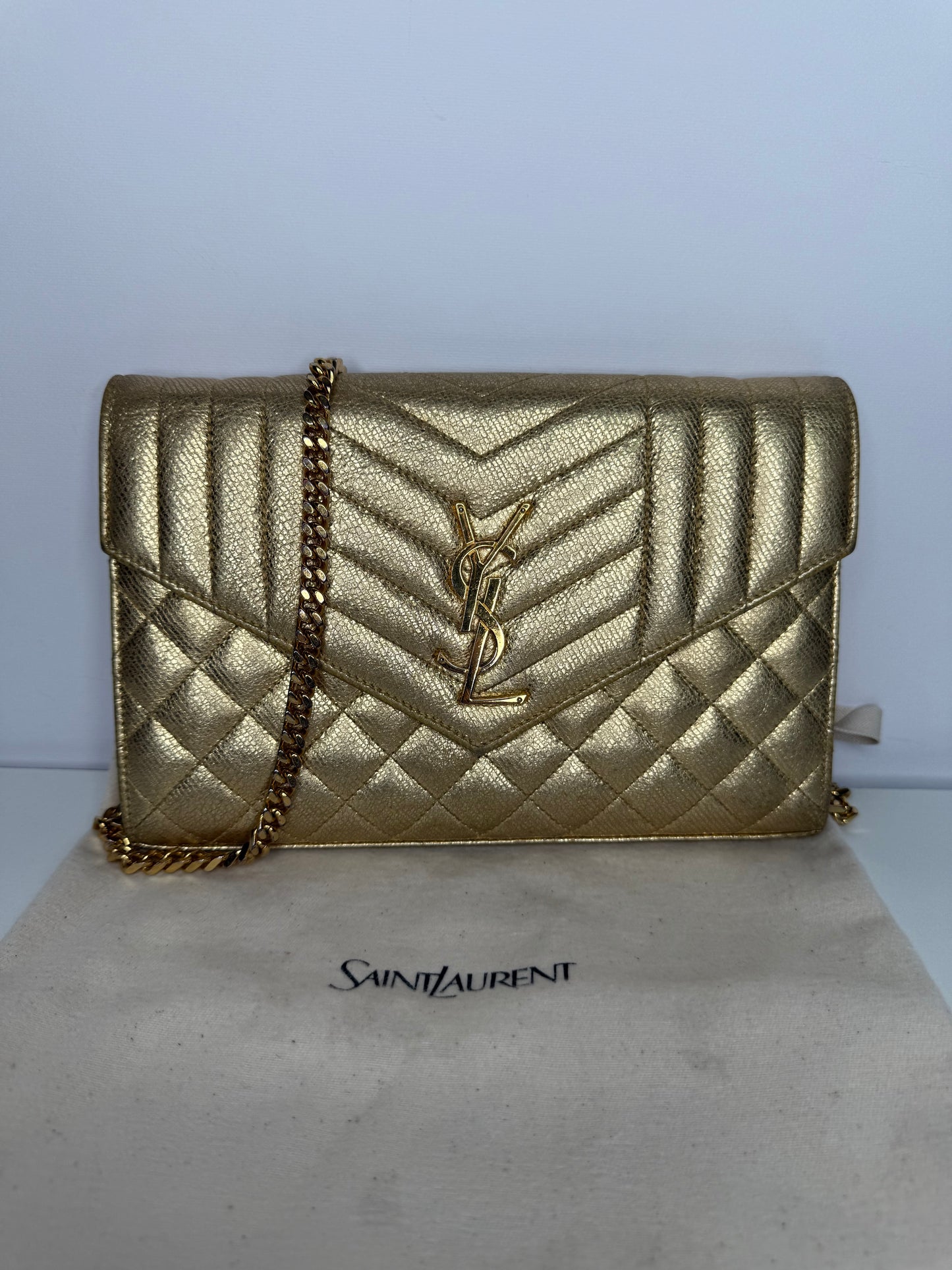 Saint Laurent Metallic Calfskin Tri-Quilt Monogram Envelope WOC Oro