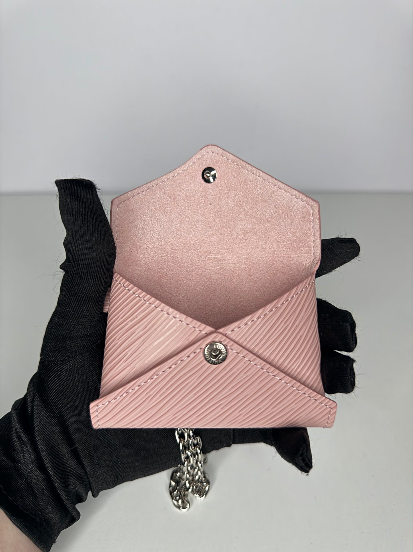 Louis Vuitton Kirigami In Epi Rose Ballerine Card Holder With Silver Chain