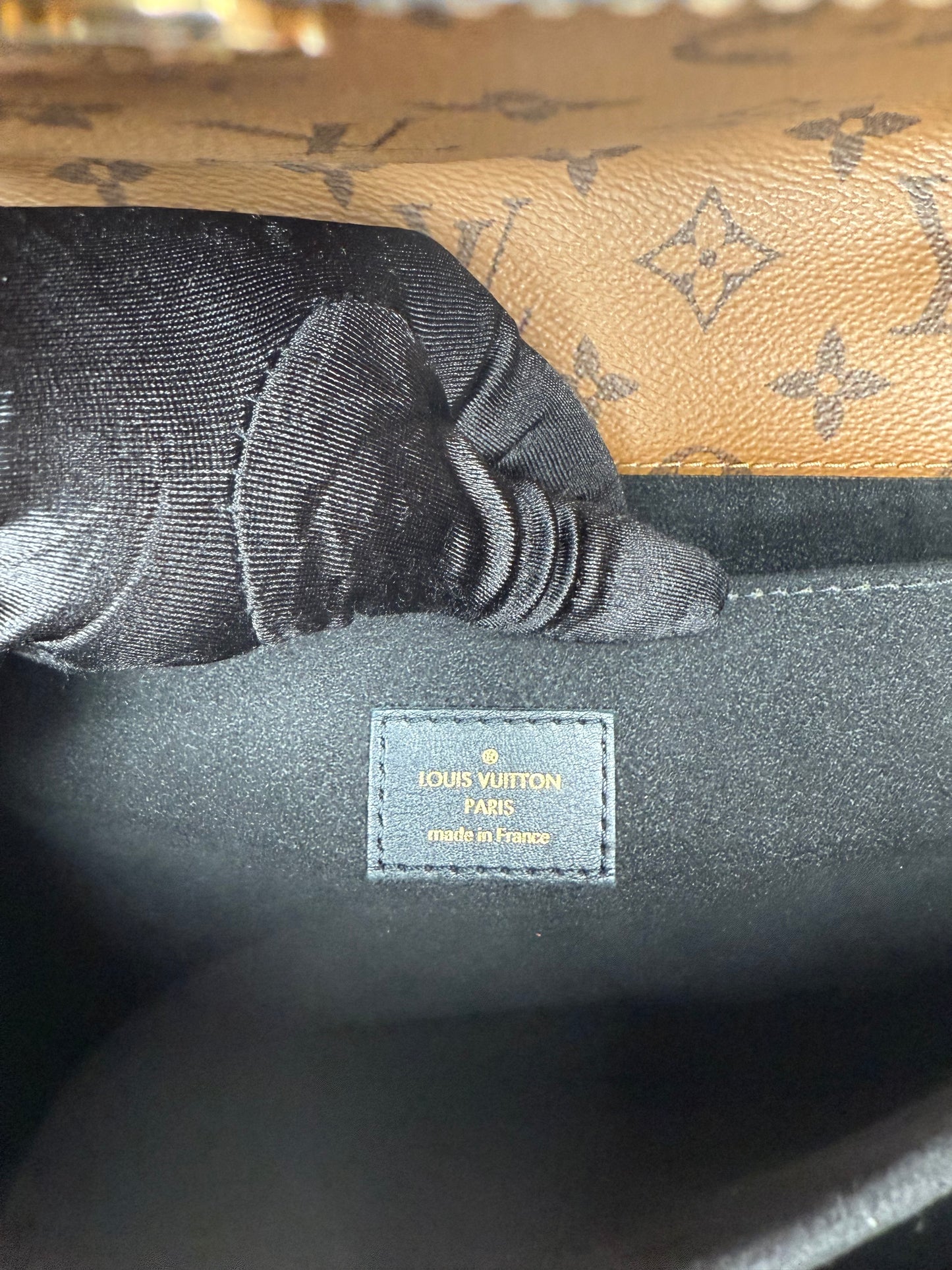 Louis Vuitton Pochette Métis Monogram Reverse Canvas