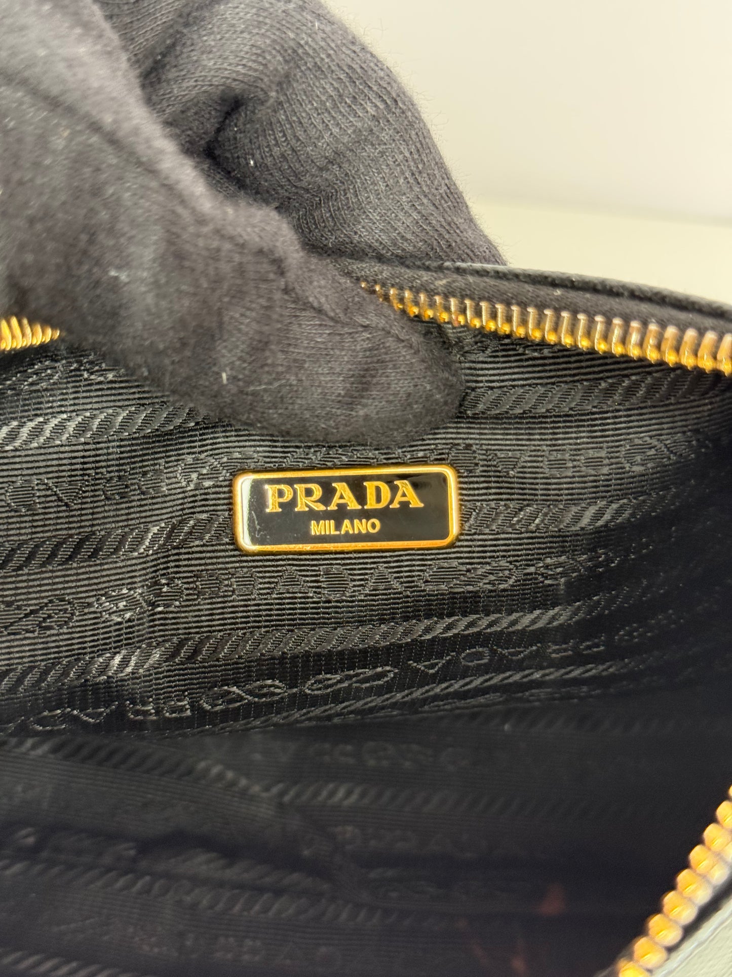 Prada Re-Edition 2005 Black Saffiano Leather Multipochette
