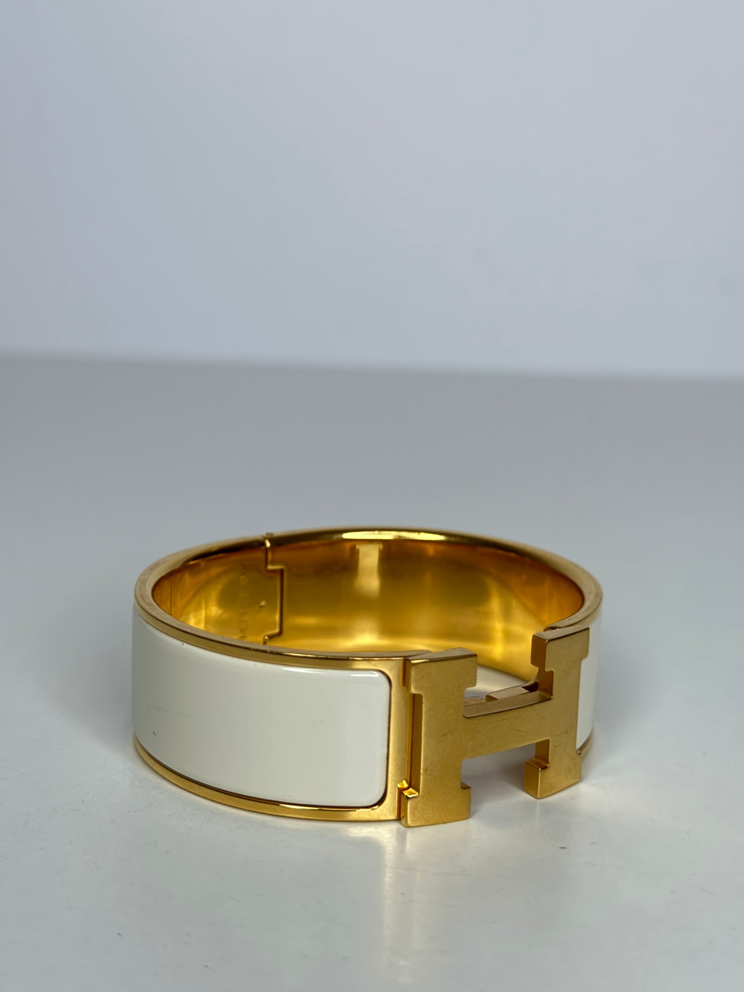 Hermès Blanc Clic Clac H Bracelet in Enamel PM