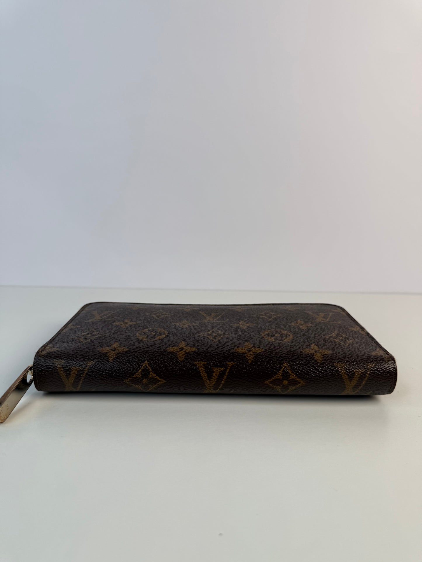 Louis Vuitton Monogram Canvas Zippy Wallet