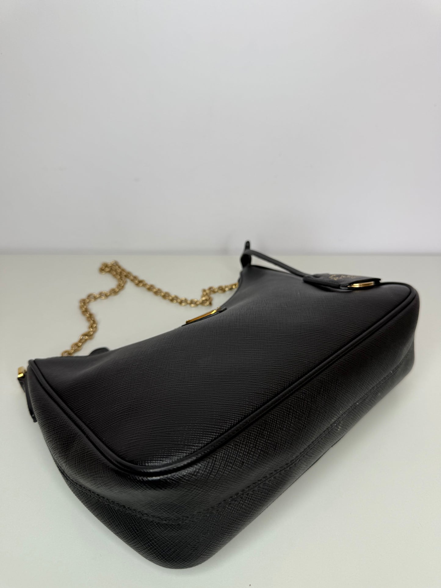 Prada Re-Edition 2005 Black Saffiano Leather Multipochette