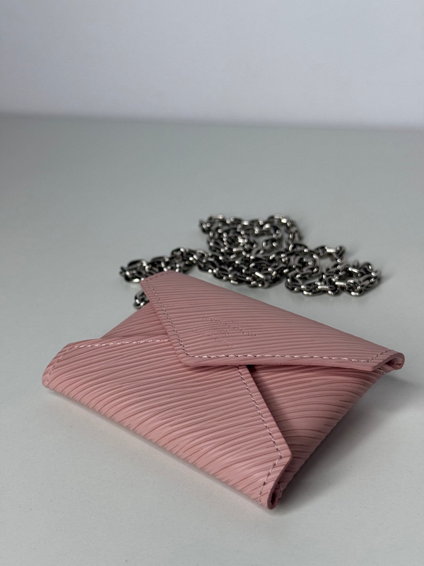 Louis Vuitton Kirigami In Epi Rose Ballerine Card Holder With Silver Chain