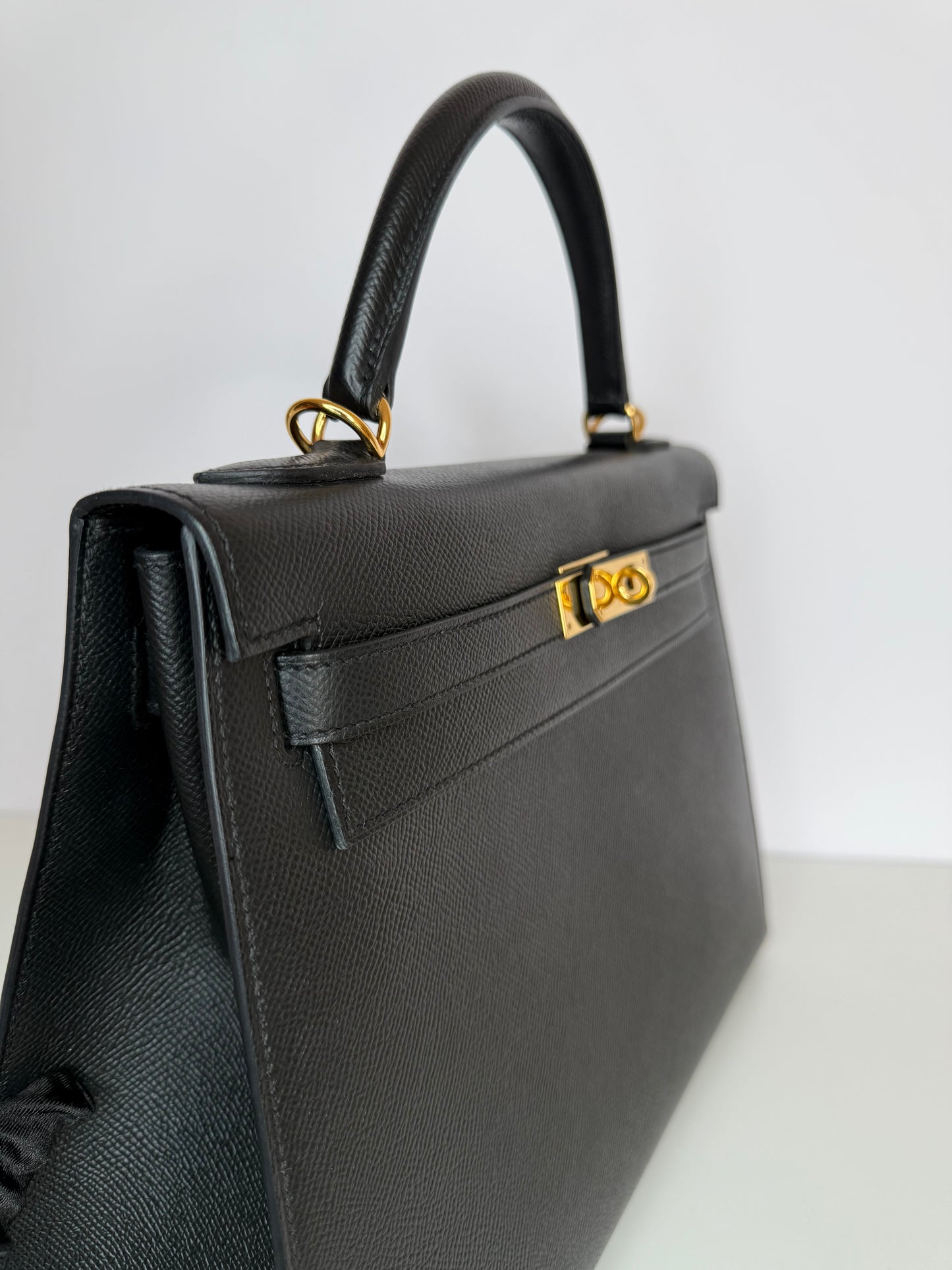 Hermès Kelly Sellier 32 Black Epsom Leather Gold Hardware