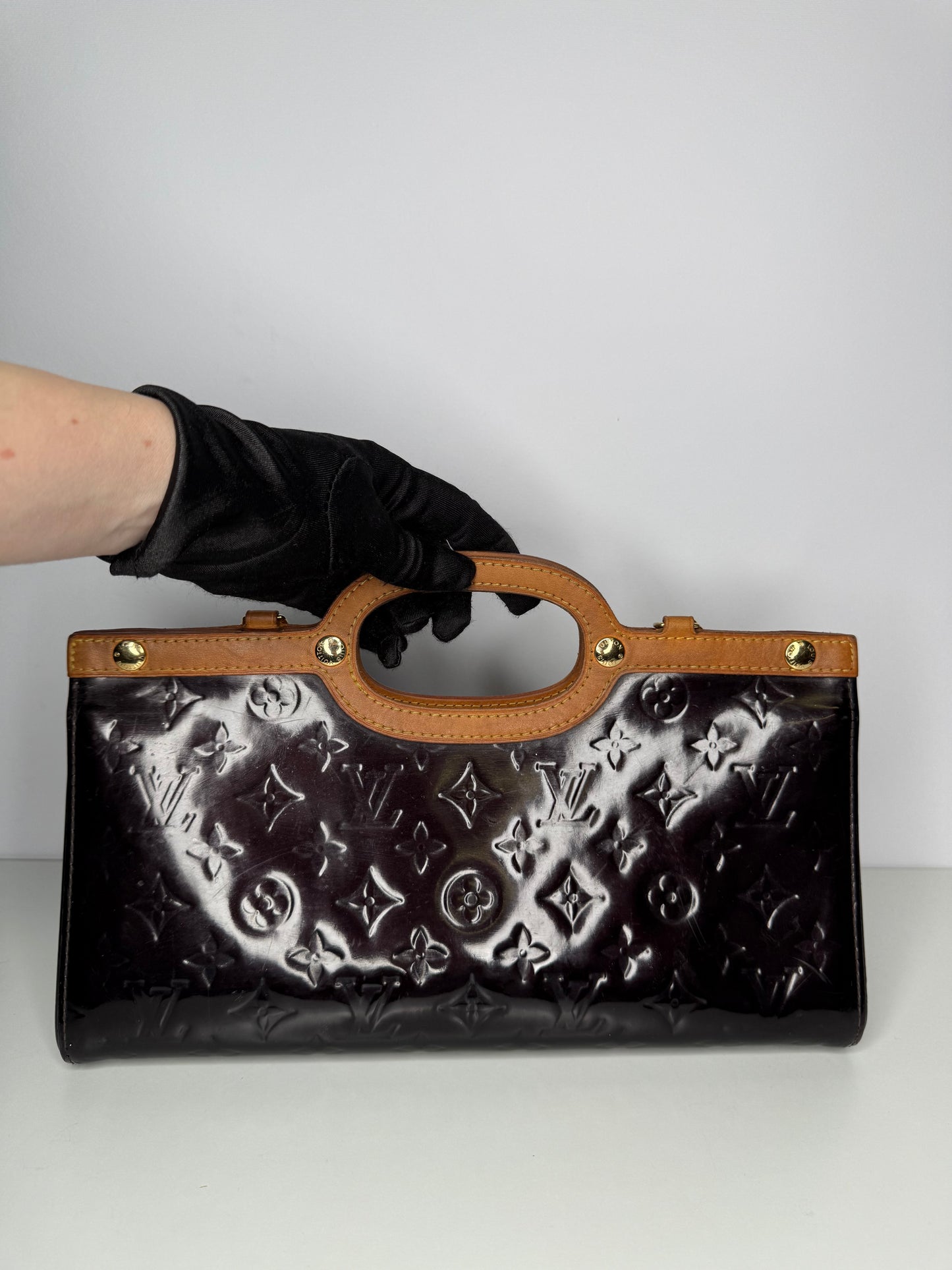 Louis Vuitton Amarante Monogram Vernis Roxbury Drive Bag