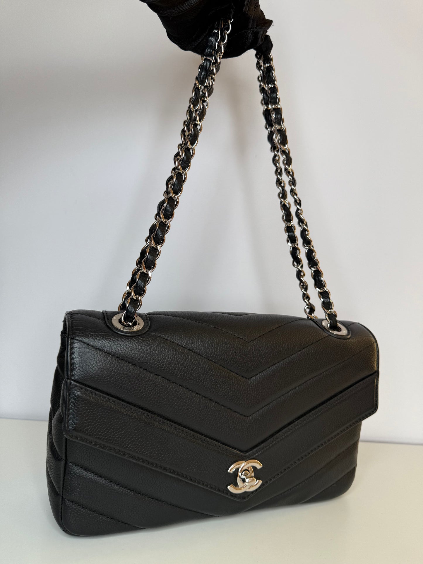 Chanel Black Chevron Quilted Leather Medium Classic Flap Bag