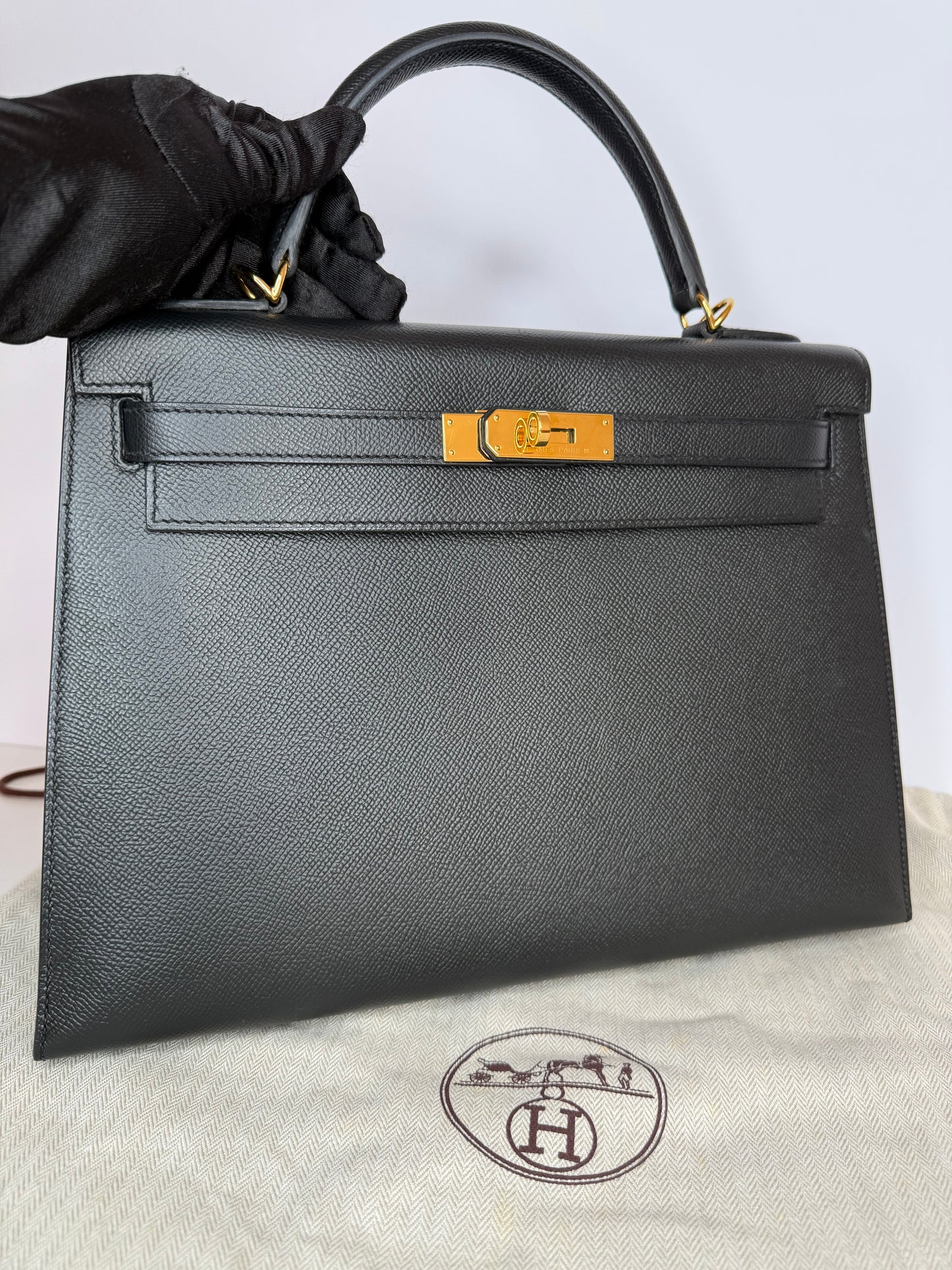 Hermès Kelly Sellier 32 Black Epsom Leather Gold Hardware