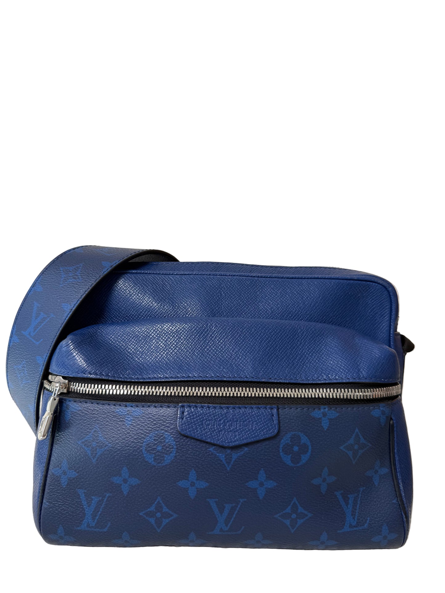Louis Vuitton Monogram Pacific Blue Taiga Outdoor Messenger