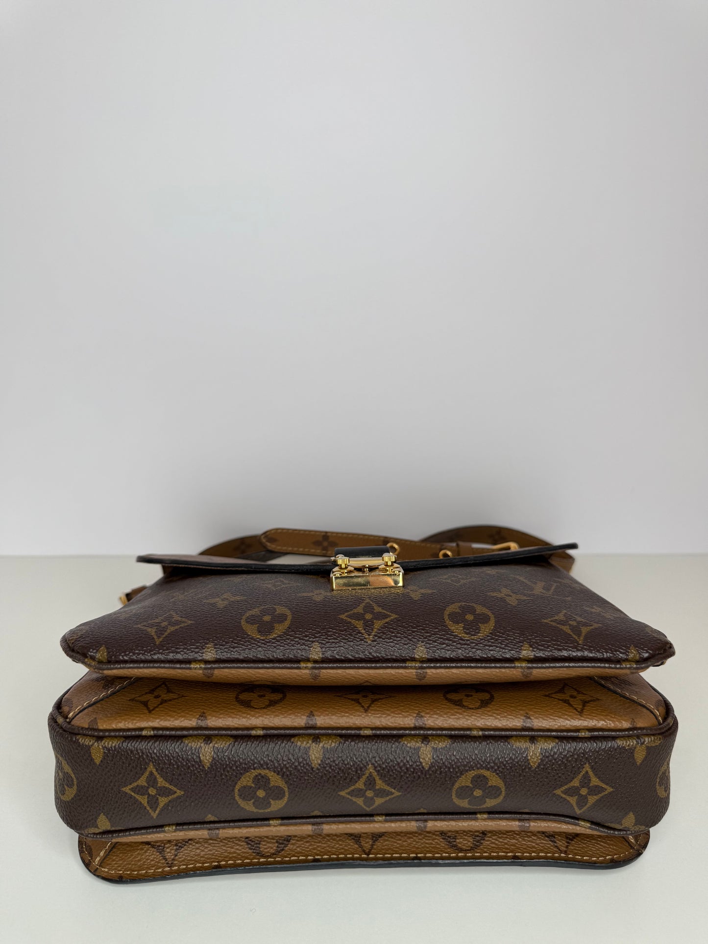 Louis Vuitton Pochette Métis Monogram Reverse Canvas