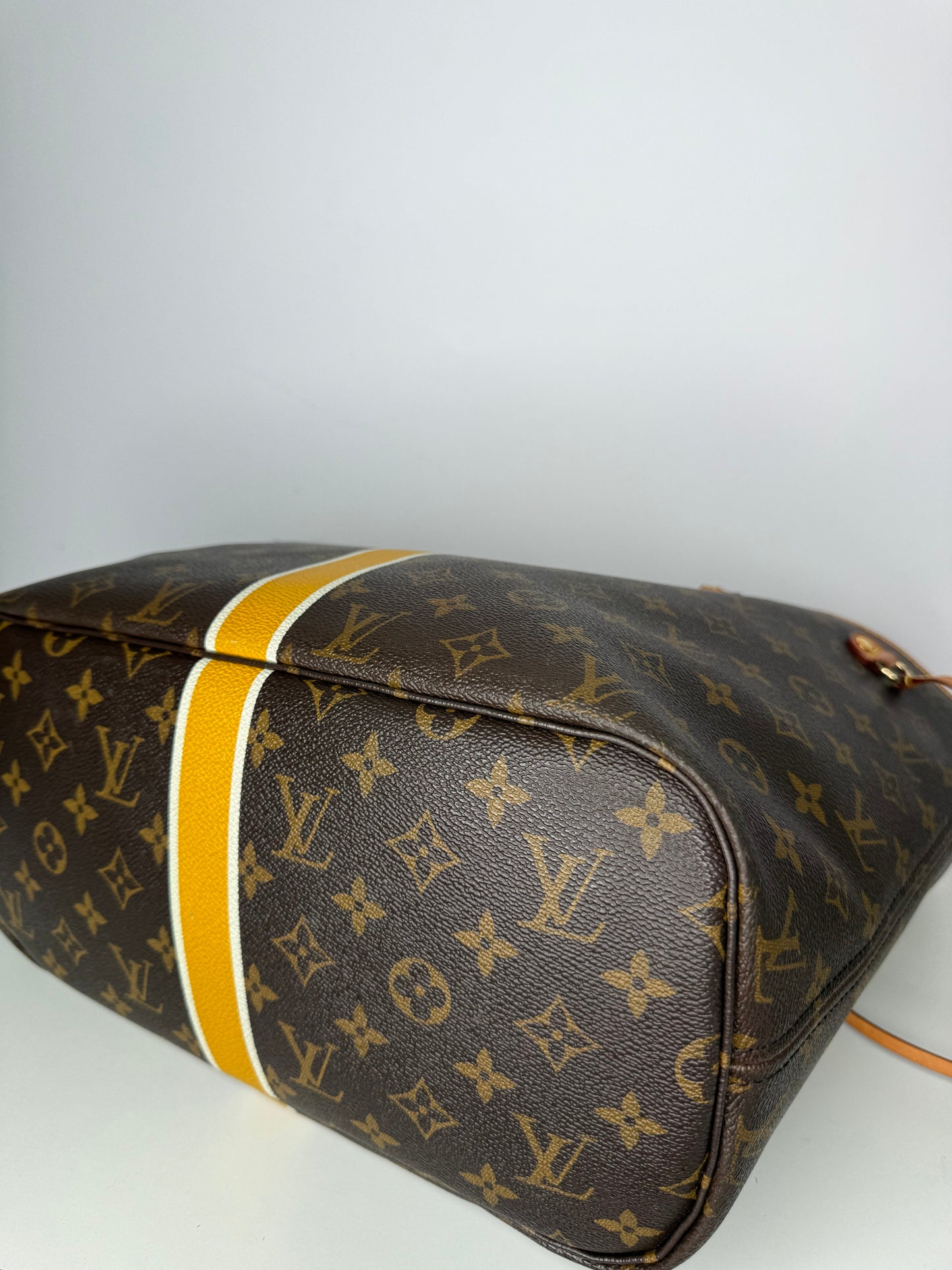 Louis Vuitton My LV Heritage Neverfull MM Monogram Canvas L.P Initials with Pochette