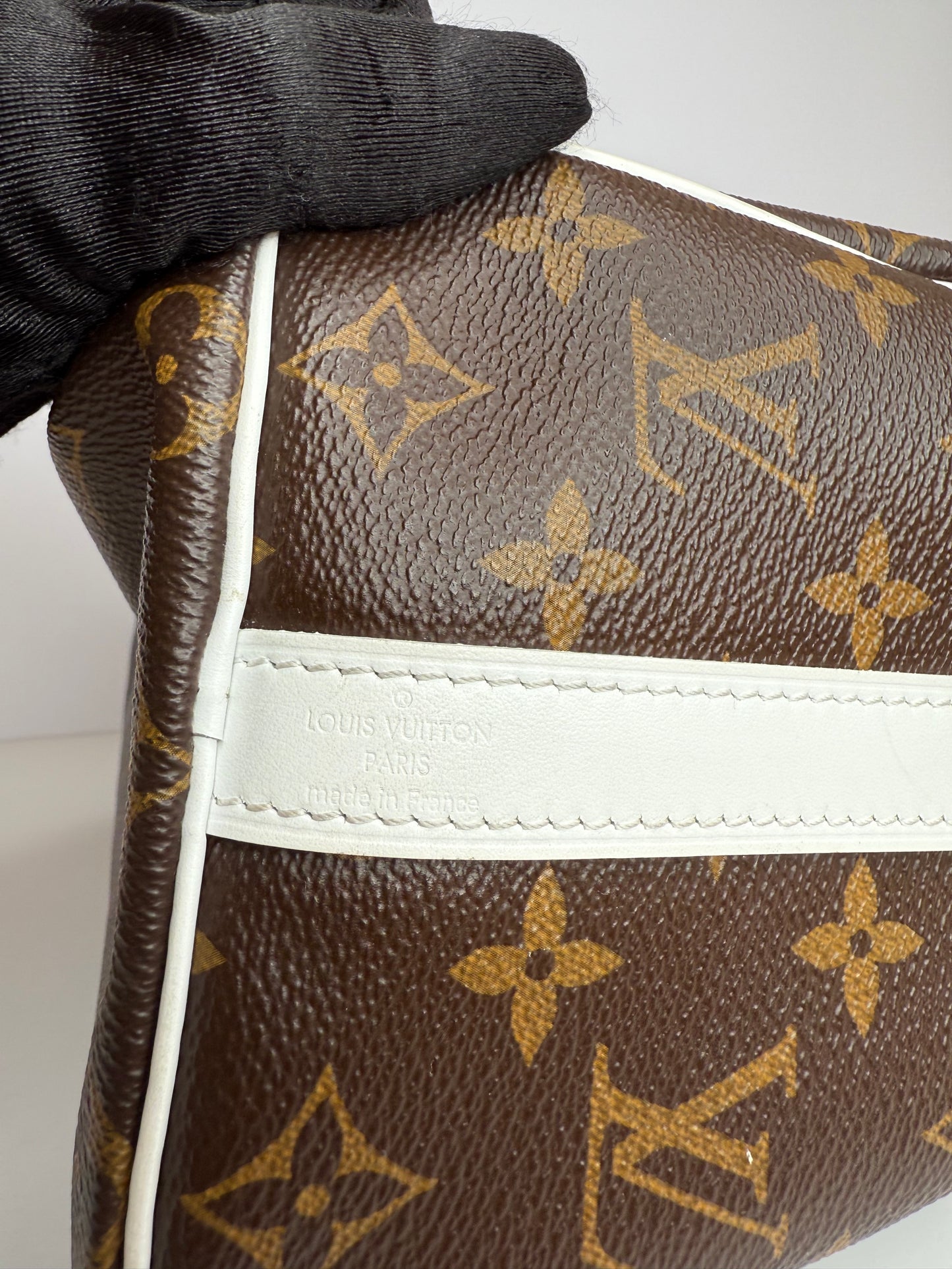 Louis Vuitton Speedy Bandoulière 25 Monogram Canvas with White-Leather Trim