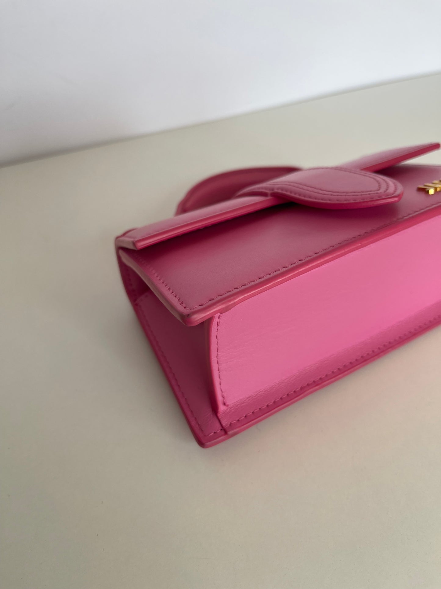 Jacquemus Le Bambino Leather Crossbody Bag In Neon Pink