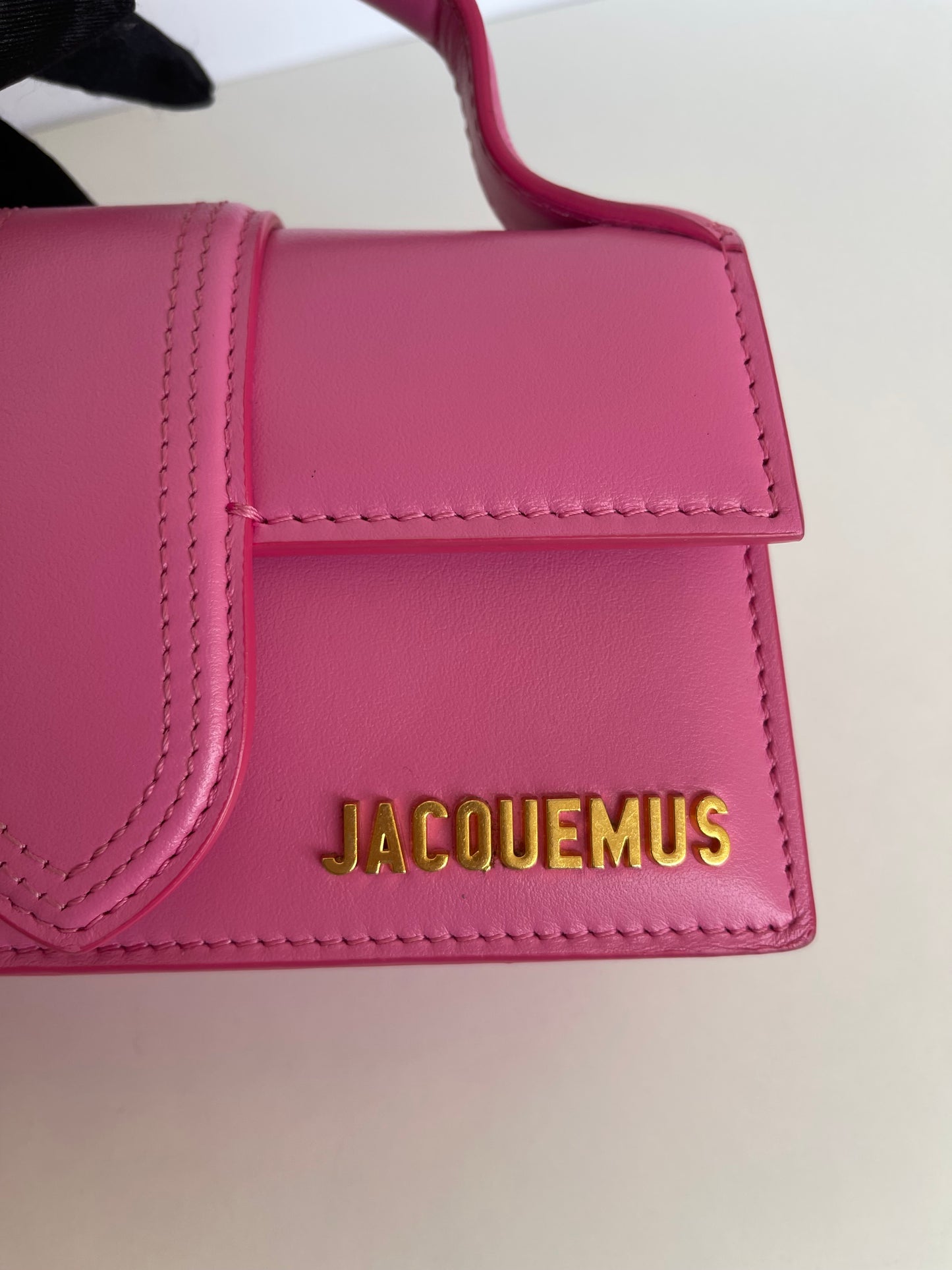 Jacquemus Le Bambino Leather Crossbody Bag In Neon Pink