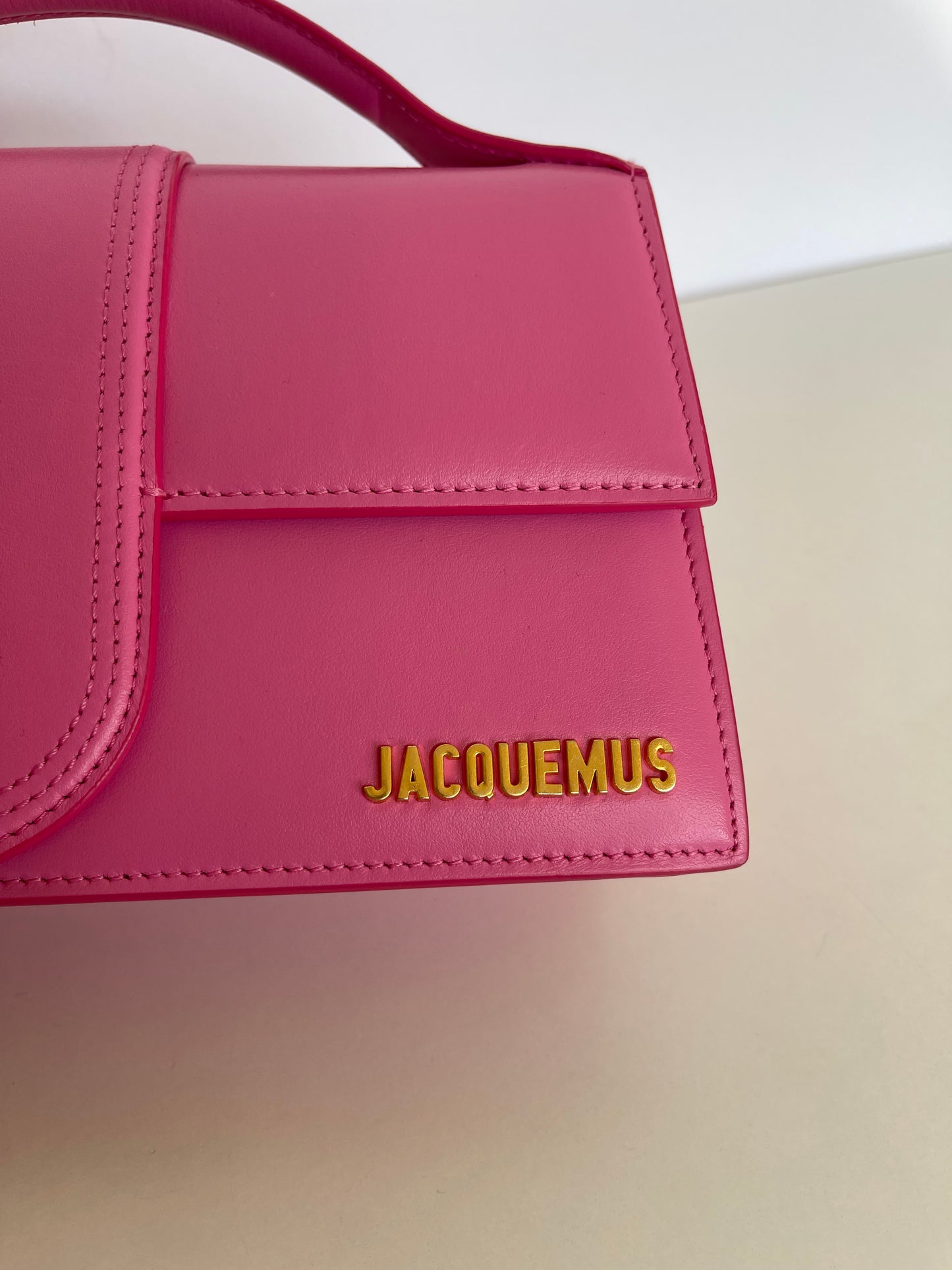 Jacquemus Le Grand Bambino Leather Crossbody Bag In Neon Pink