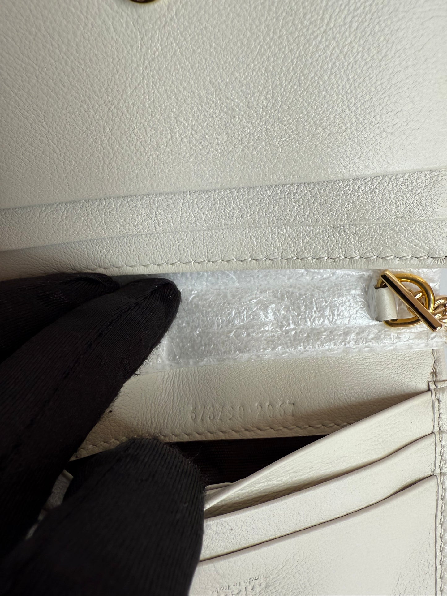 Gucci Rajah Ivory Leather Wallet on Chain