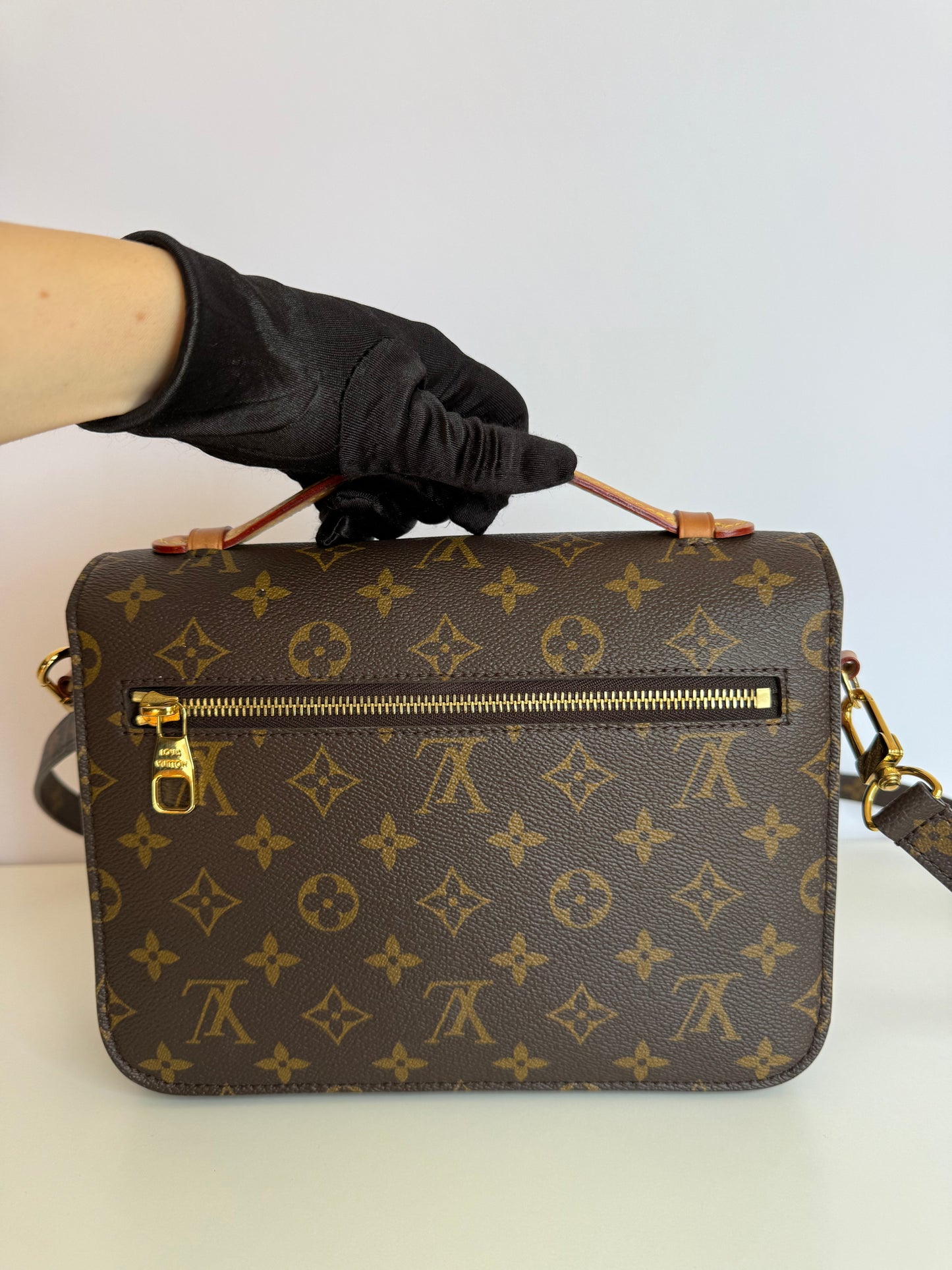 Louis Vuitton Pochette Métis Monogram Canvas