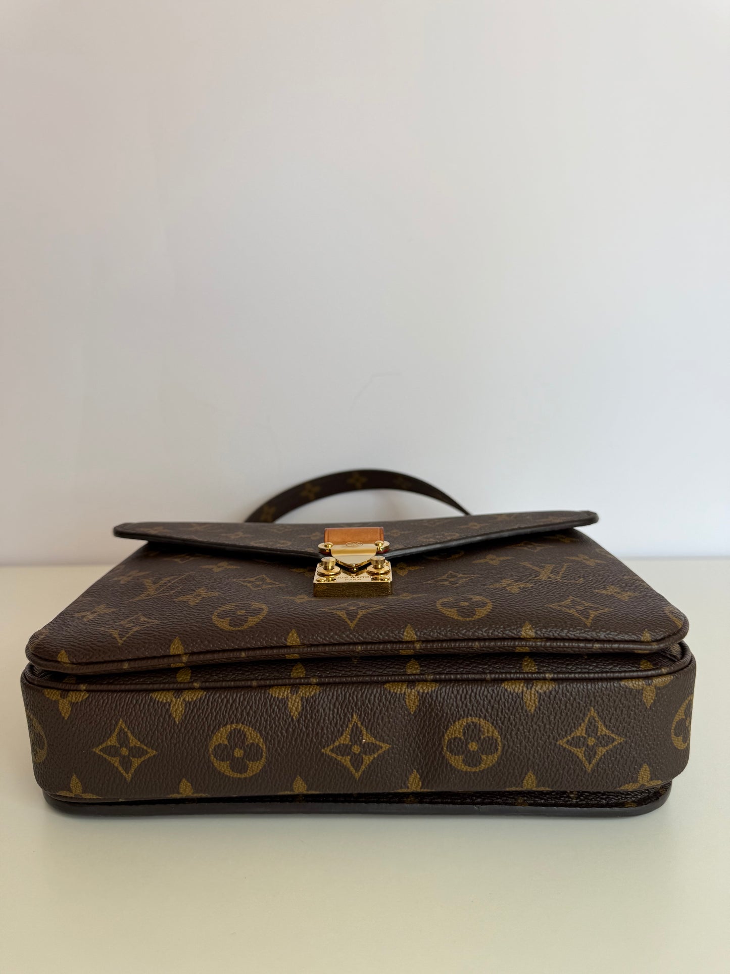 Louis Vuitton Pochette Métis Monogram Canvas