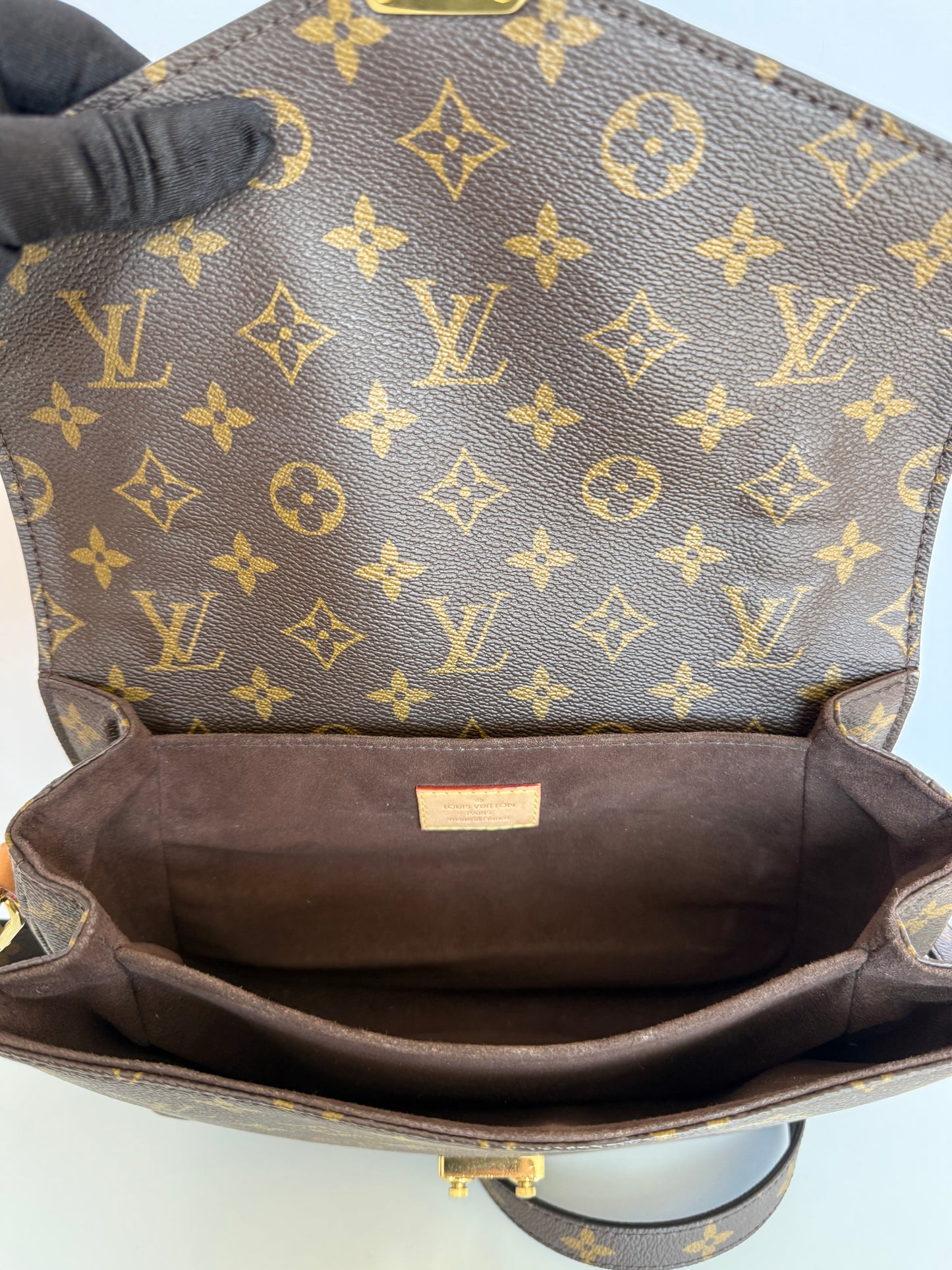 Louis Vuitton Pochette Métis Monogram Canvas