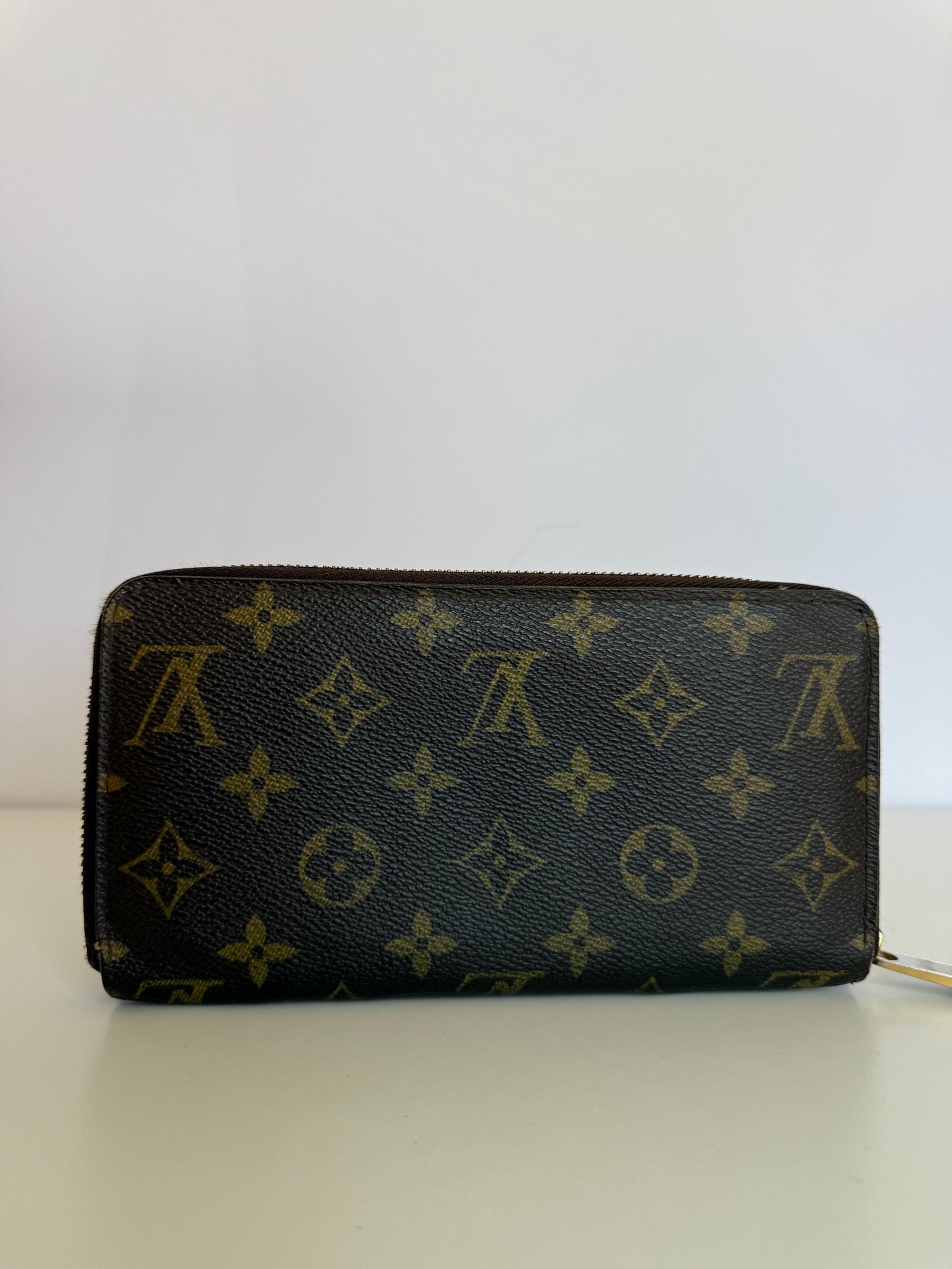 Louis Vuitton Monogram Canvas Zippy Wallet