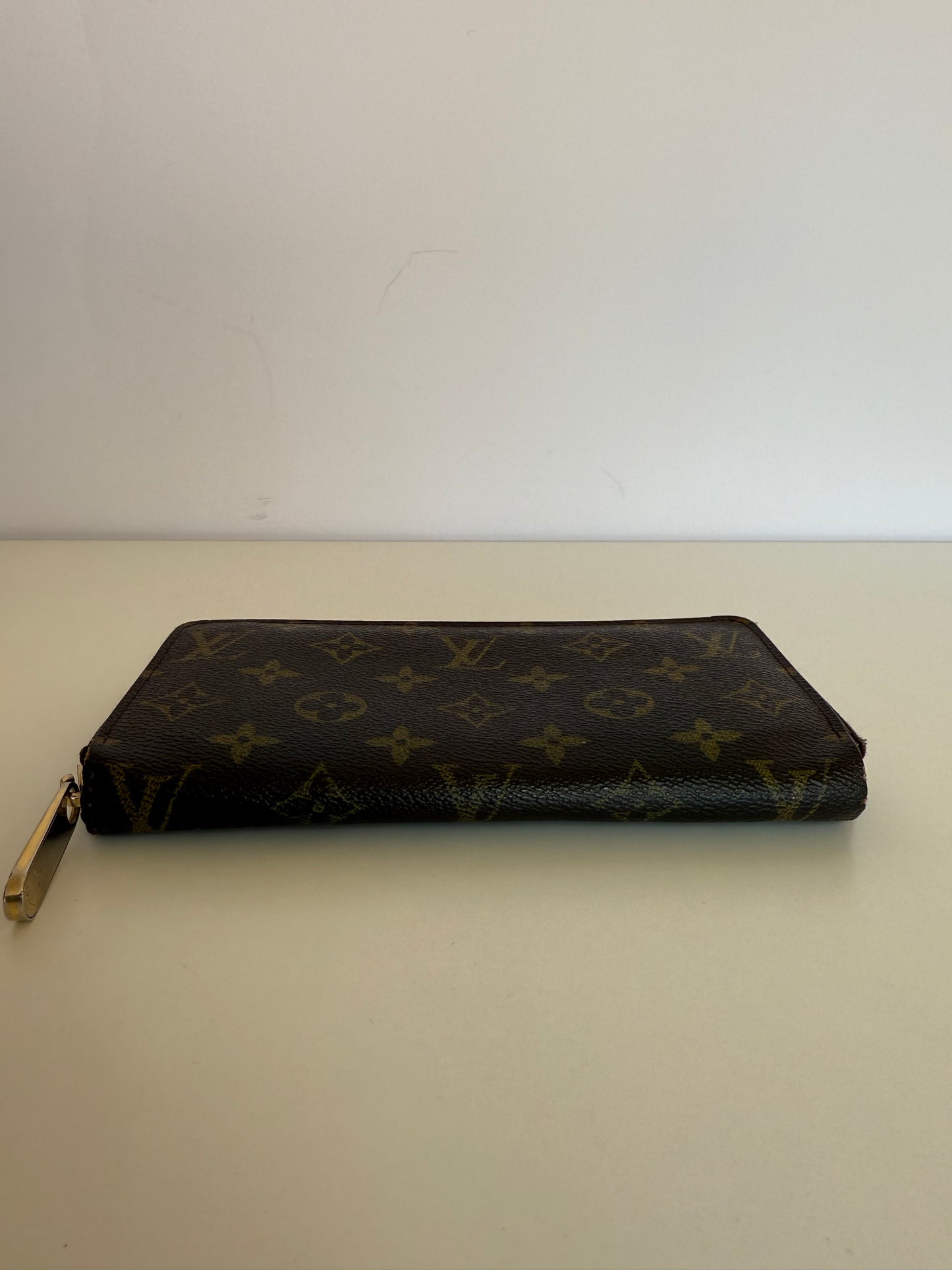 Louis Vuitton Monogram Canvas Zippy Wallet