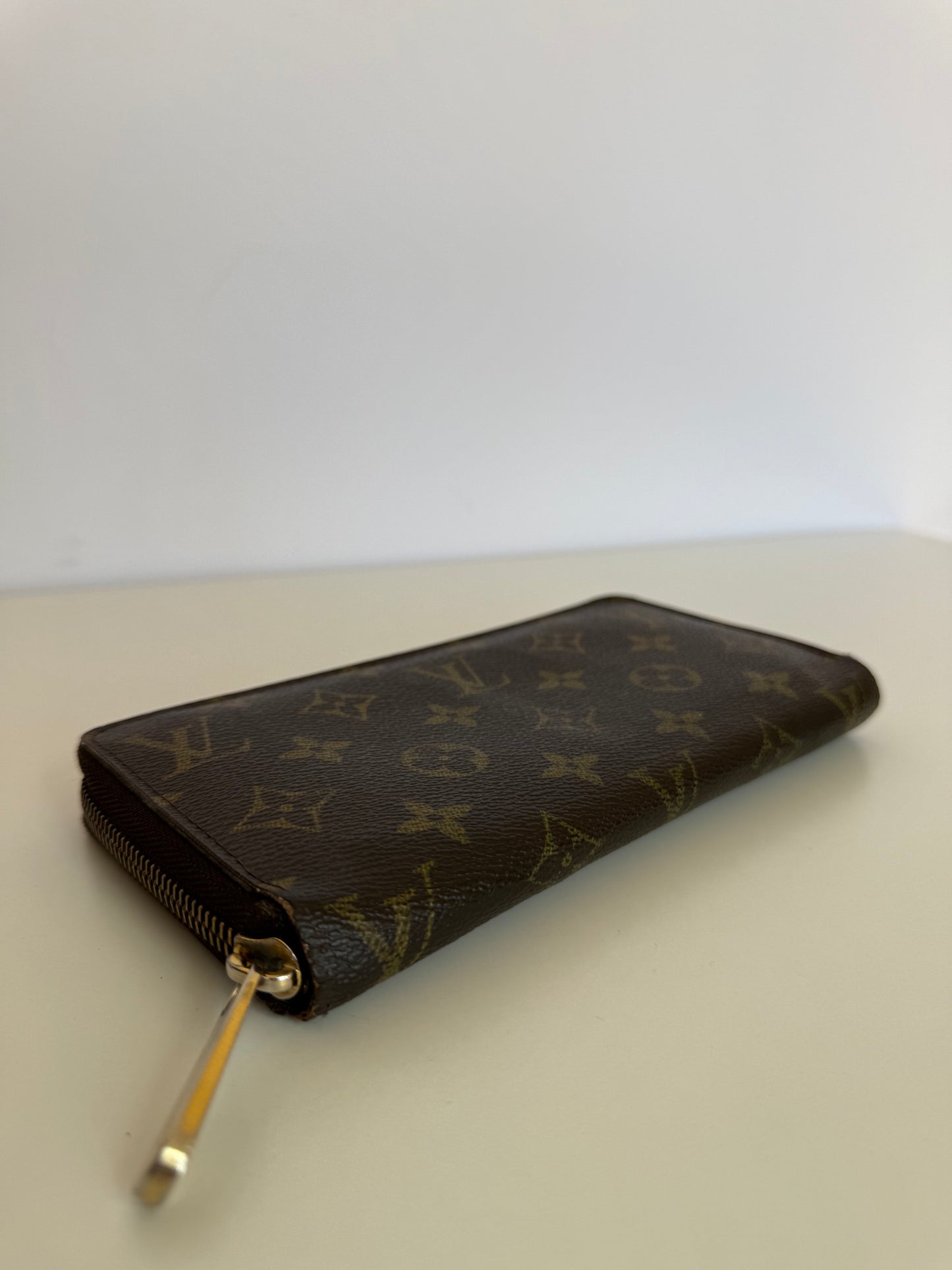 Louis Vuitton Monogram Canvas Zippy Wallet