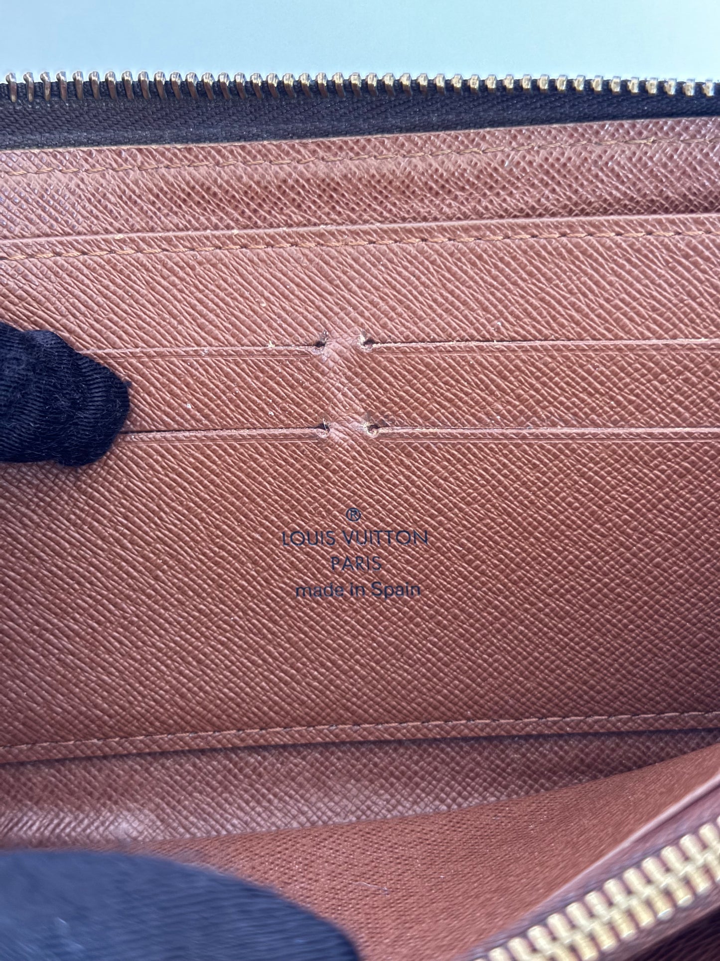 Louis Vuitton Monogram Canvas Zippy Wallet