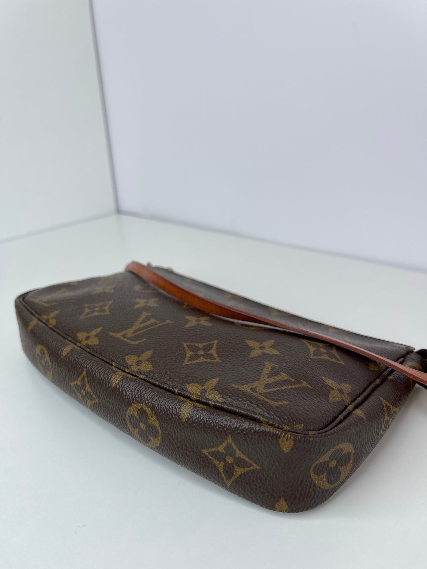 Louis Vuitton Pochette Accessoires Monogram Canvas